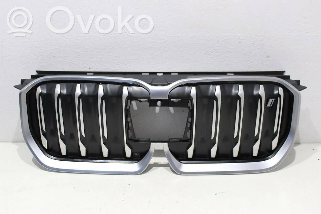 BMW X1 U11 Etusäleikkö 