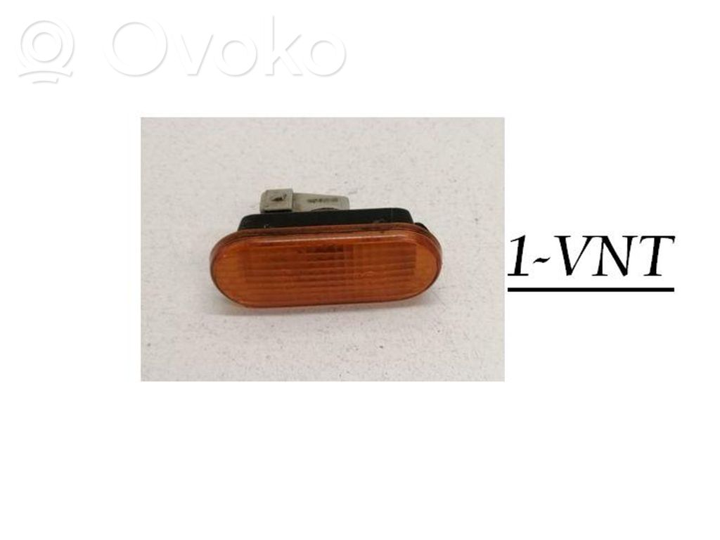 Volkswagen PASSAT B3 Front fender indicator light 
