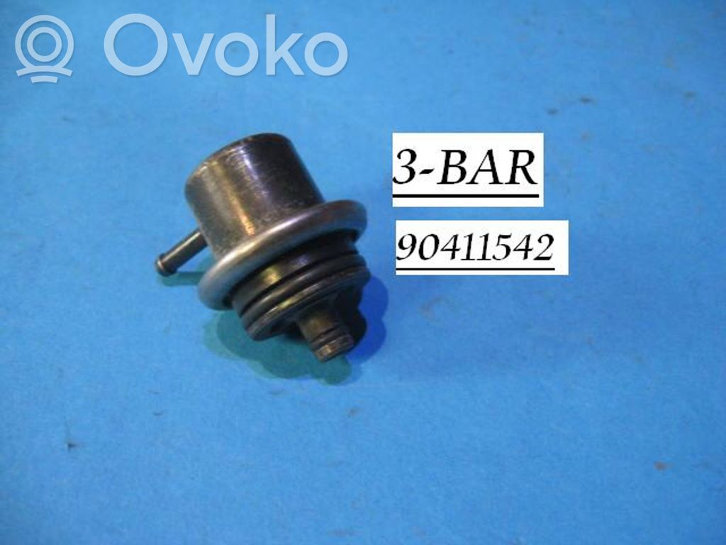 Opel Omega B1 Régulateur de pression de carburant 