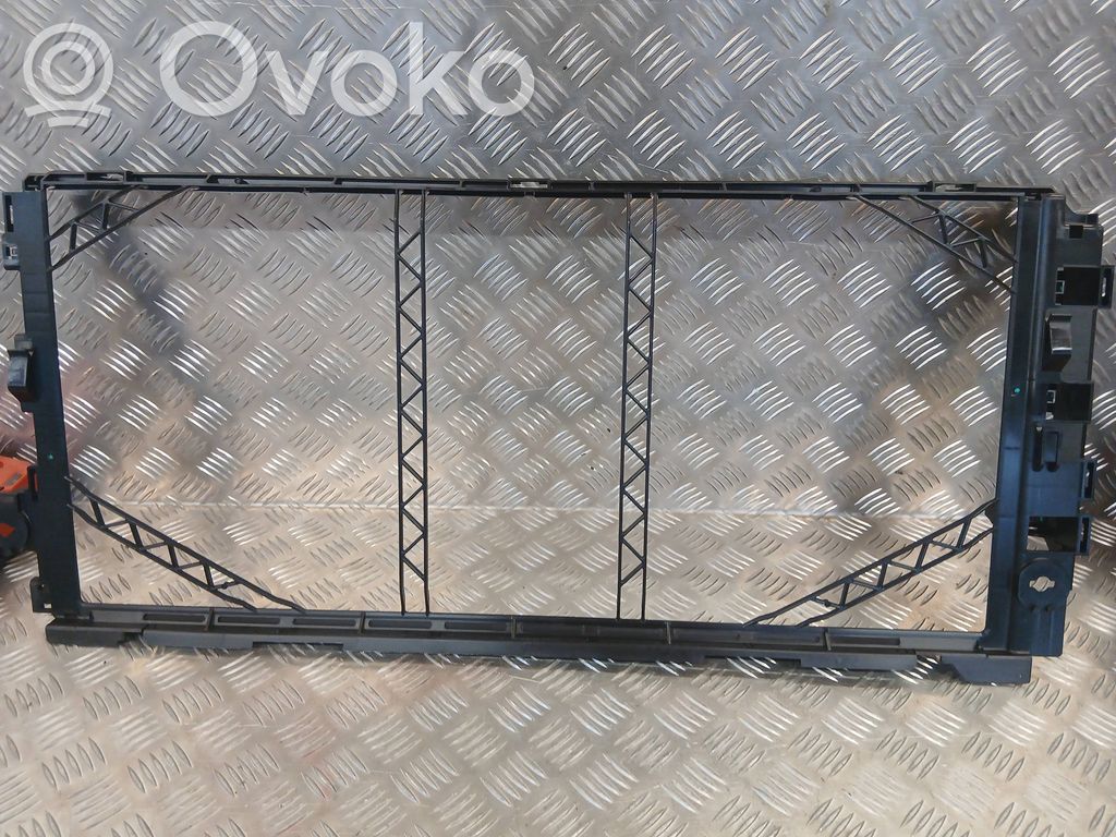 Lynk & co 01 Pannello di supporto del radiatore 