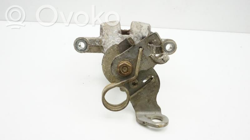 Opel Corsa E Задний суппорт 