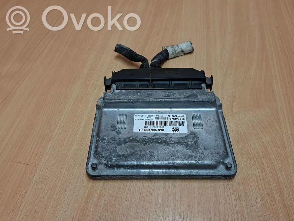 Volkswagen Golf V Engine control unit/module 