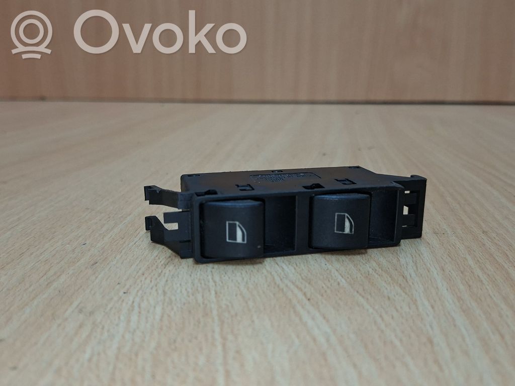Przyciski szyb   15869806,1586