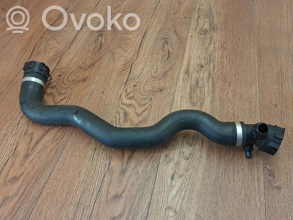 BMW 3 F30 F35 F31 Moottorin vesijäähdytyksen putki/letku 