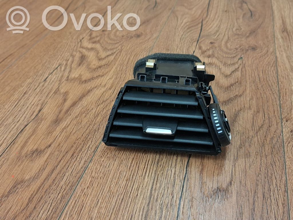 BMW 3 F30 F35 F31 Šoninės oro grotelės 