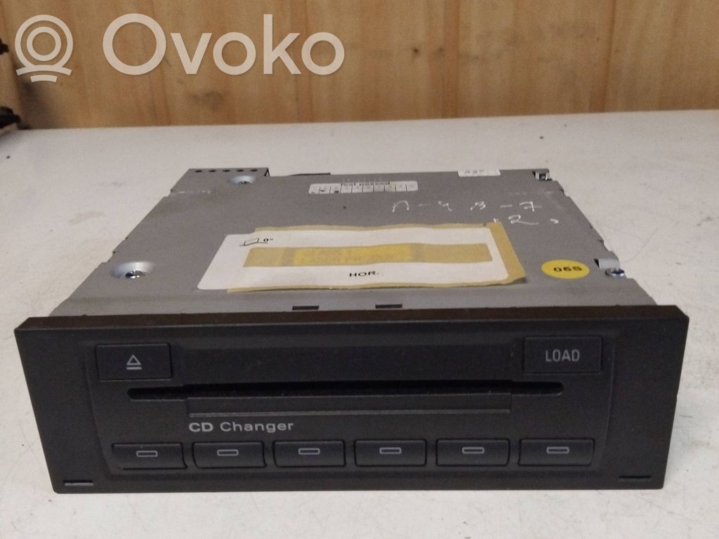 Audi A4 S4 B7 8E 8H CD/DVD changer 