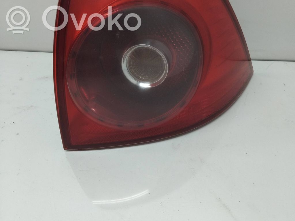 Volkswagen Golf V Galinis žibintas kėbule 