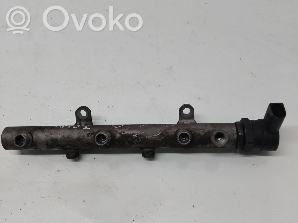 Audi A6 S6 C6 4F Degvielas maģistrālā caurule 
