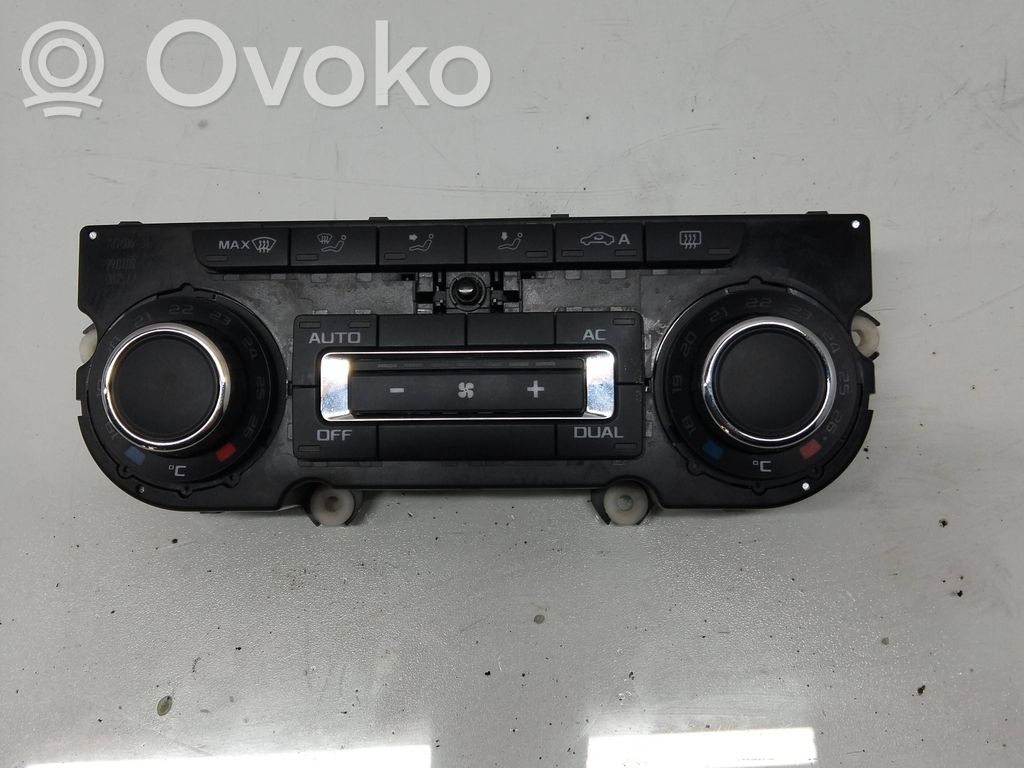 Skoda Octavia Mk2 (1Z) Climate control unit 