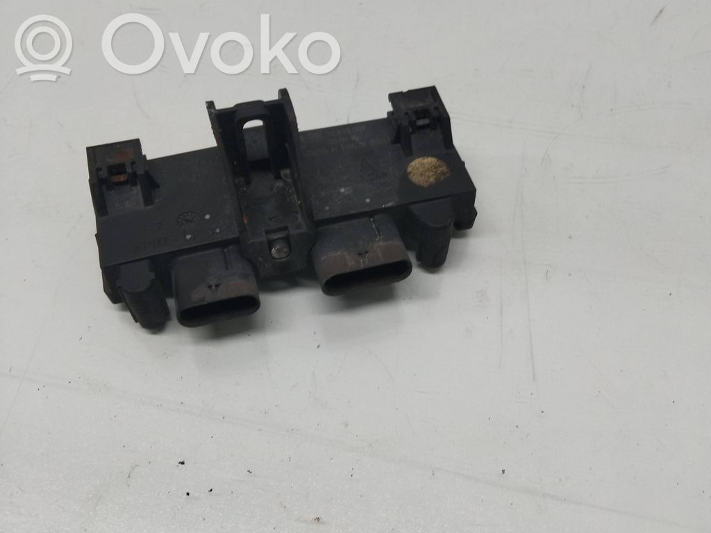 Audi A4 S4 B9 Tailgate sensor 