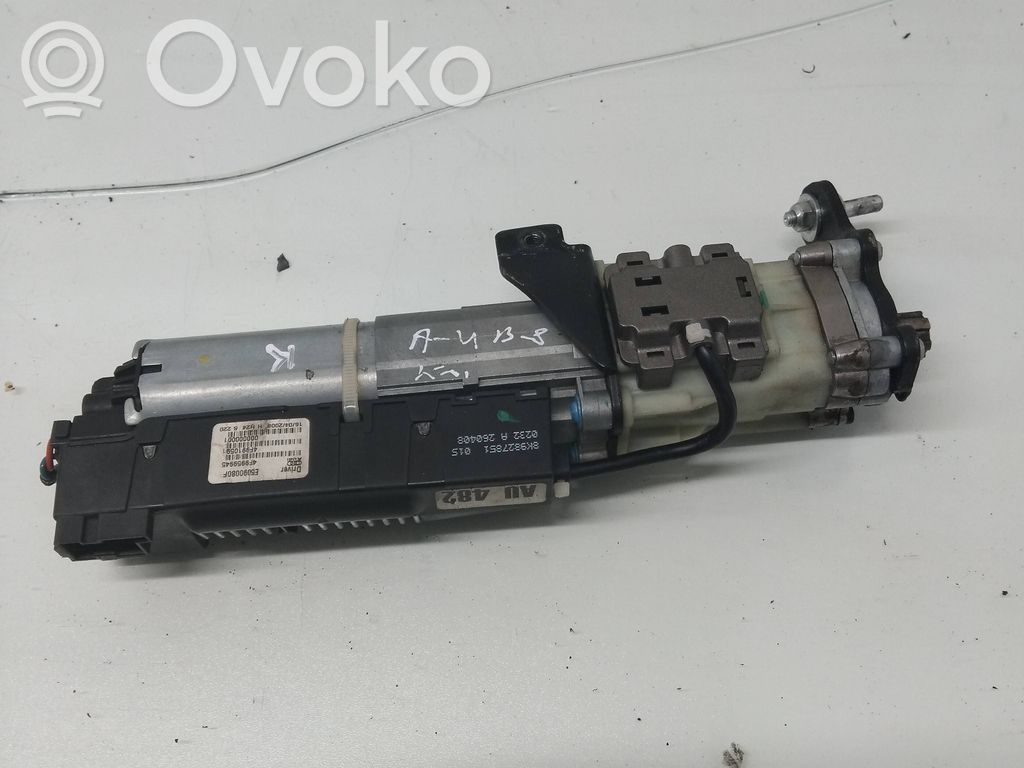 Audi A4 S4 B8 8K Siłownik zamka klapy tylnej bagażnika 
