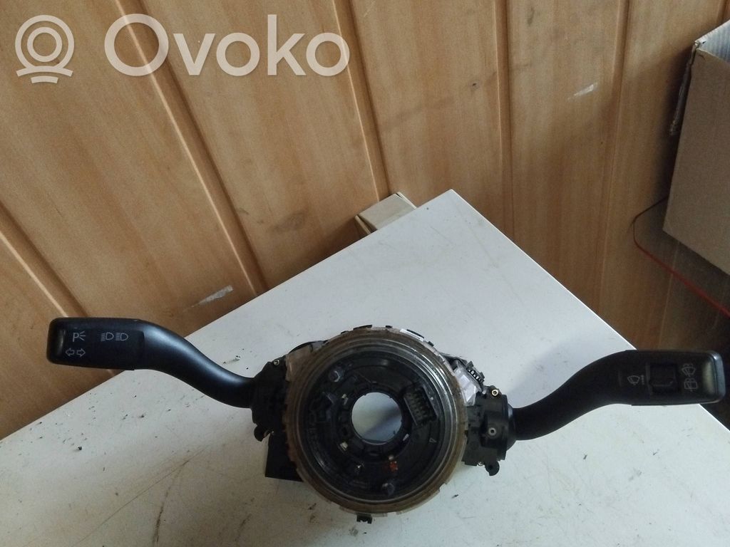 Audi A4 S4 B7 8E 8H Wiper turn signal indicator stalk/switch 