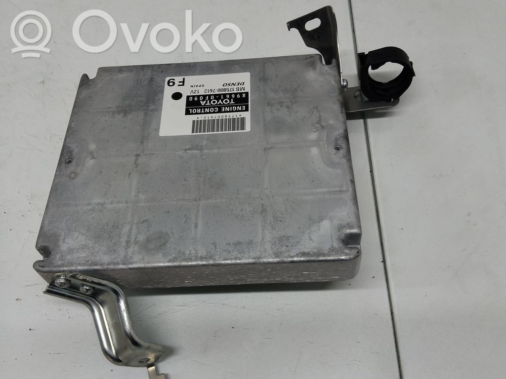 Toyota Corolla Verso AR10 Engine control unit/module 