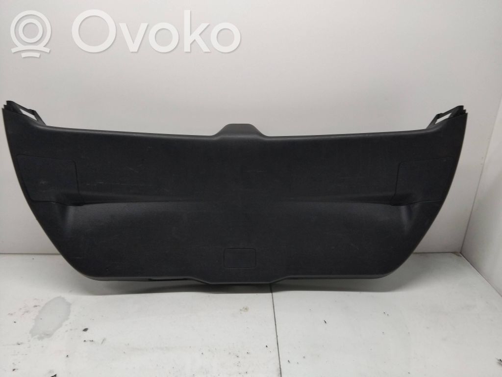 Toyota Auris E180 Tailgate trim 
