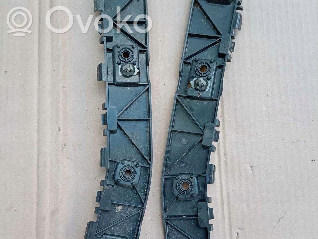 Ford Kuga II Takapuskurin kannake 