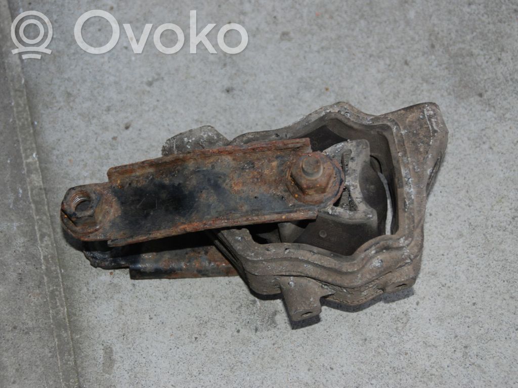Volvo XC60 Engine mounting bracket 