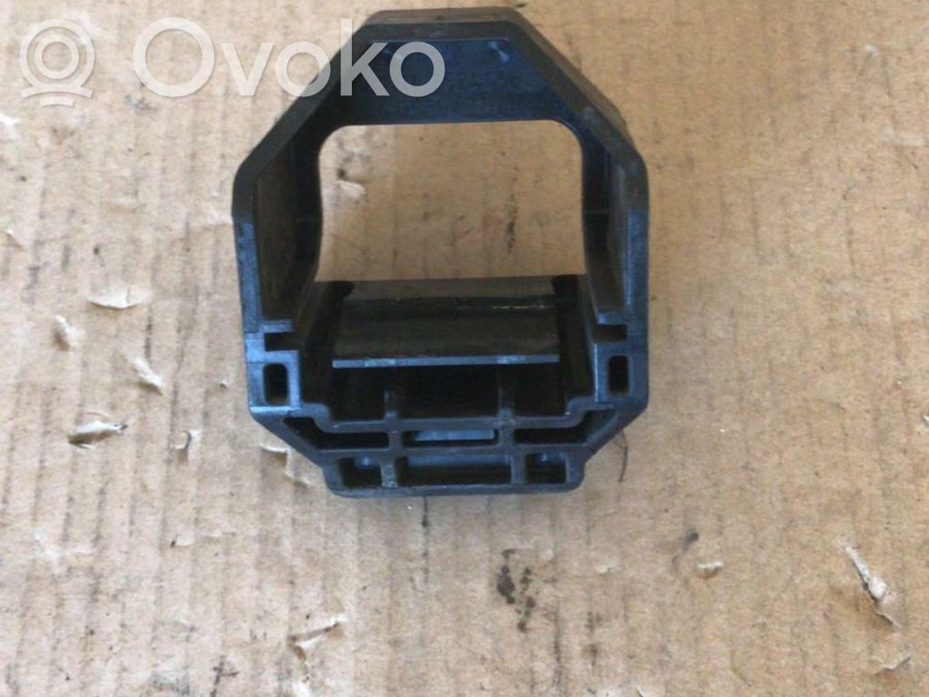 BMW 3 E90 E91 Fixation de radiateur 