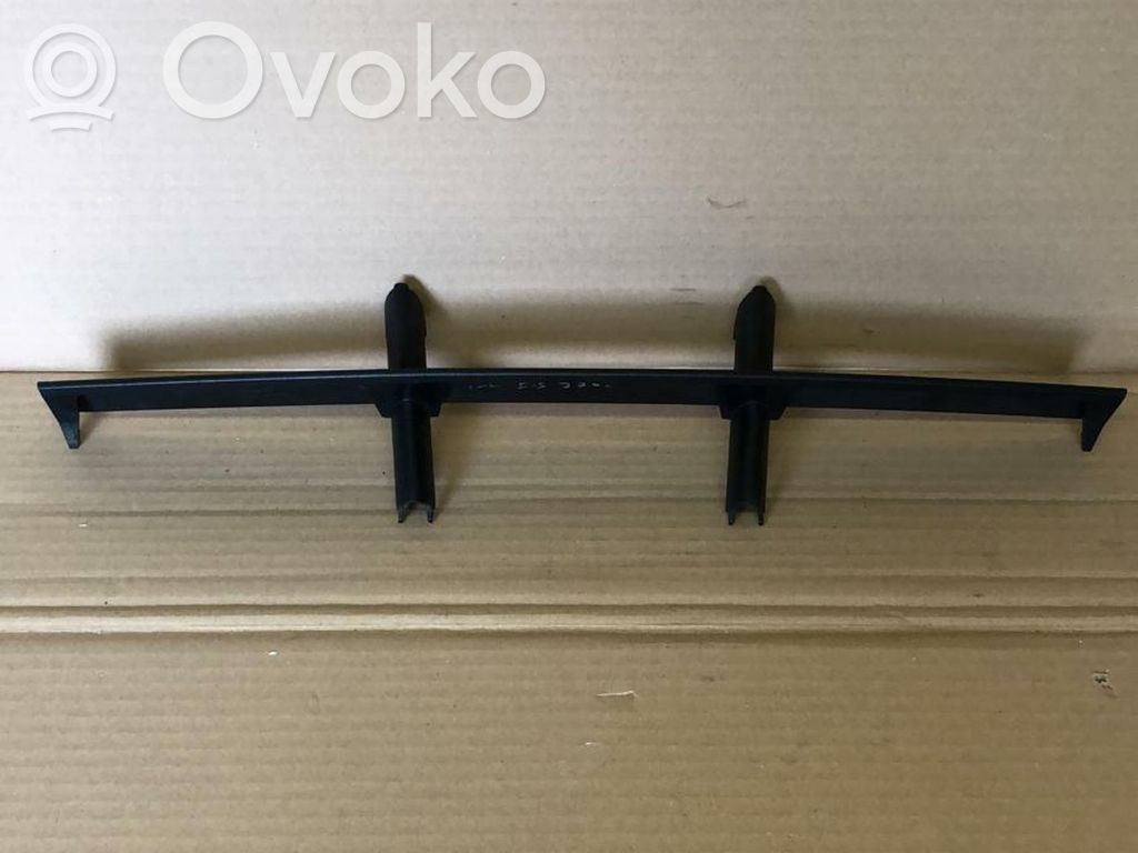 Front bumper lower grill   51117033702