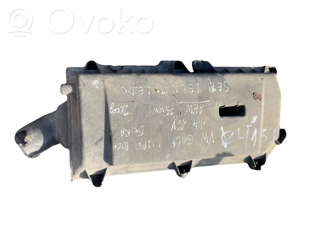 Volkswagen Polo Obudowa filtra powietrza 
