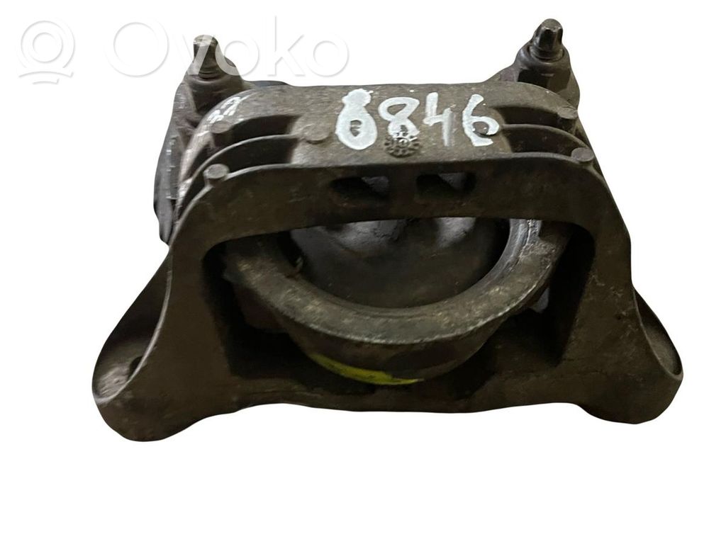 Ford Focus Engine mounting bracket 