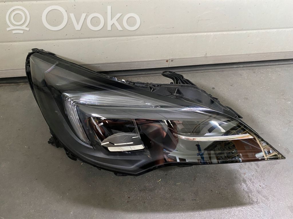 Opel Astra K Lampa przednia 