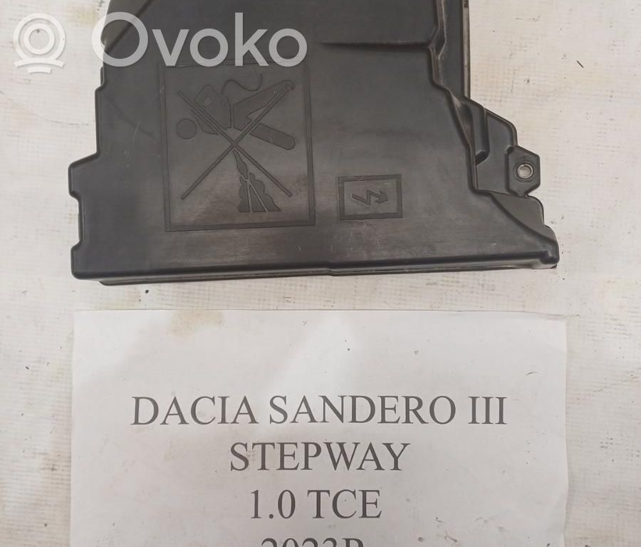 Dacia Sandero III Keskikonsolin etusivuverhoilu 