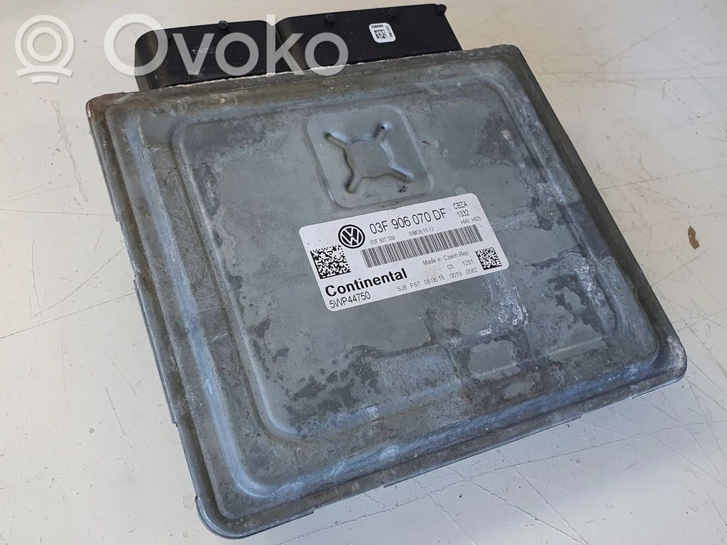 Volkswagen Golf V Engine control unit/module 