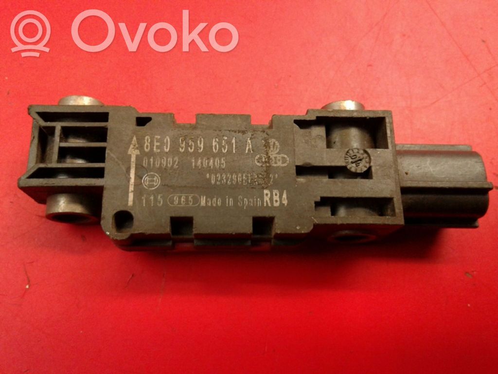 Sensor impacto/accidente para activar Airbag   8E0959651A