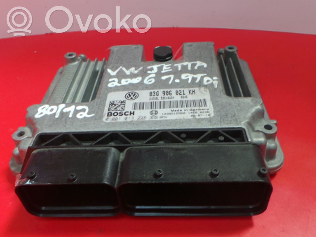 Volkswagen Jetta III Variklio valdymo blokas 