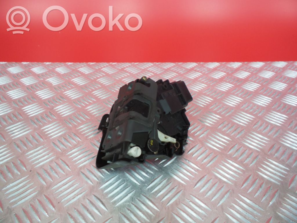 Ford Focus Aizmugurē slēdzene 