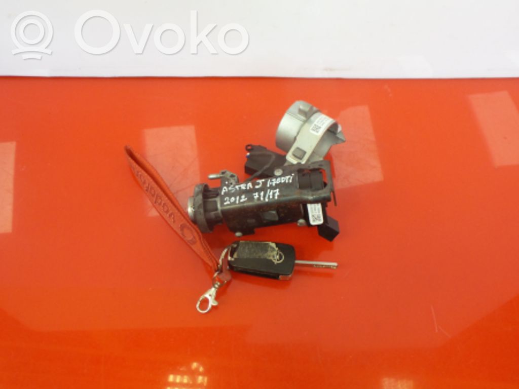 Opel Astra J Užvedimo spynelė 