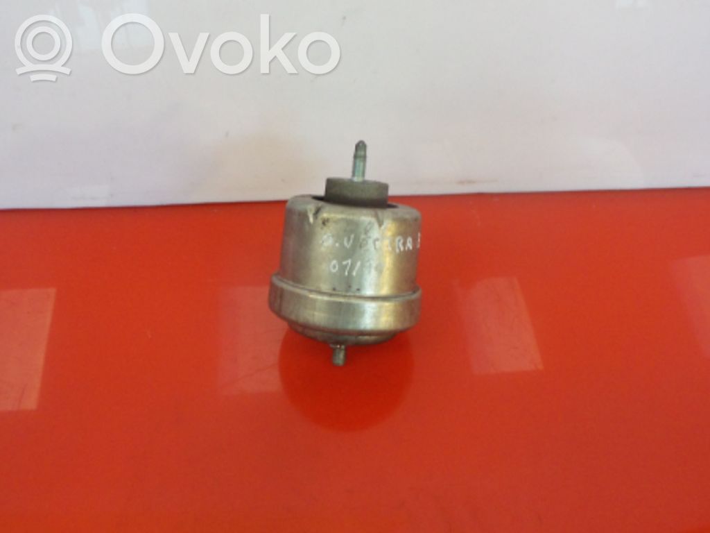 Engine mount bracket   39GM