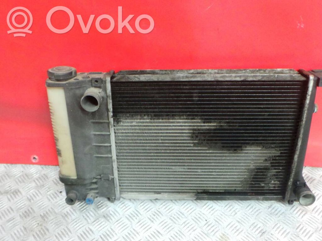 BMW 3 E36 Aušinimo skysčio radiatorius 