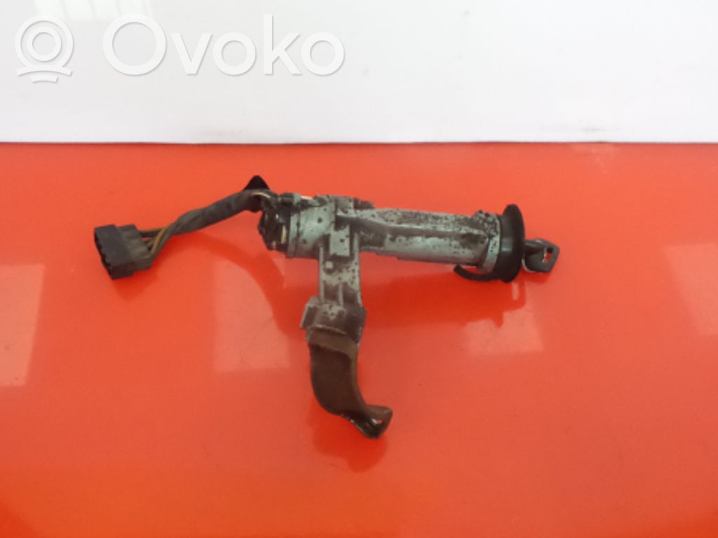 Toyota Corolla E90 Virtalukko 