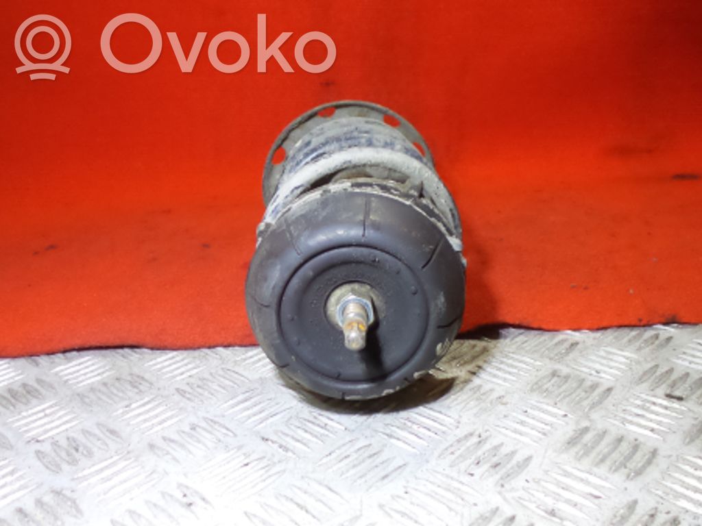 Opel Corsa D Priekšpusē amortizators 