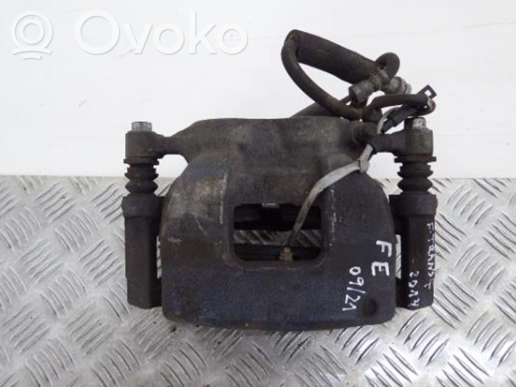 Front brake caliper   2B134,2B135