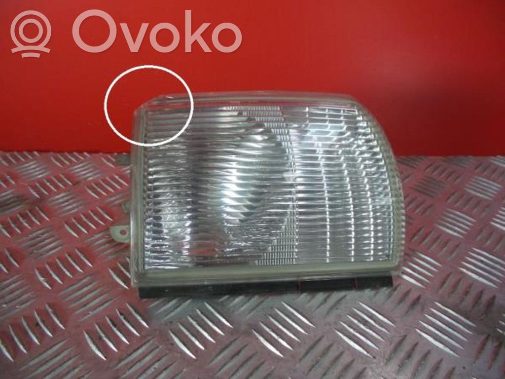Volkswagen PASSAT B5.5 Front bumper turn signal 