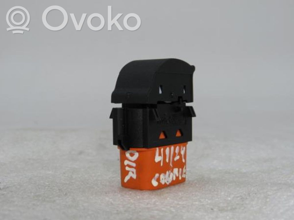 Interruptor del elevalunas eléctrico   10073908,10022903,1690874,1712877,1746832,1770507,AM5T14529BA,AM5T14529BB,BK2T14529AB,BM5T14529BA,IAL740180A