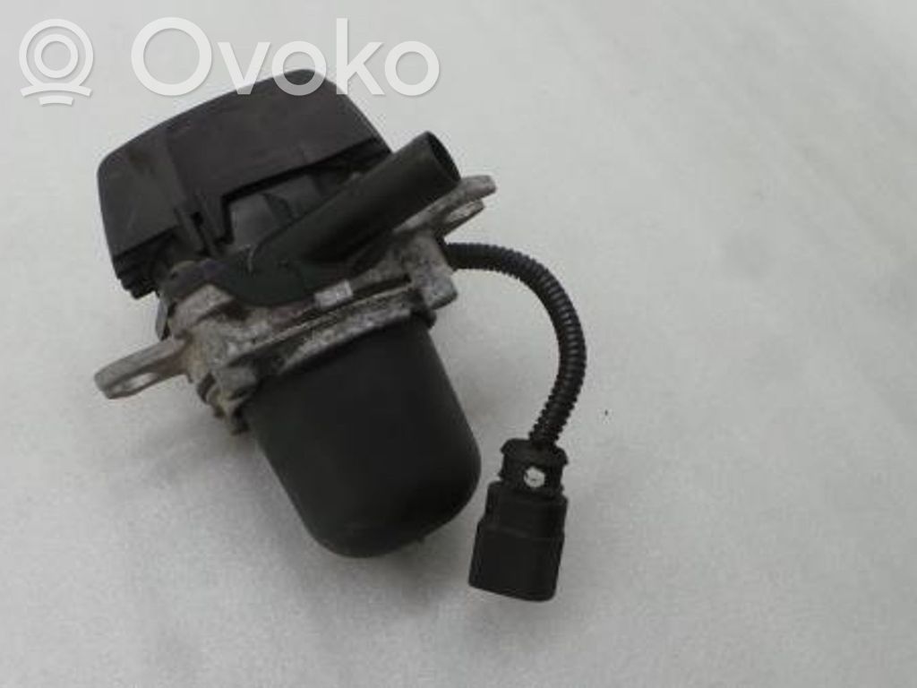 Porsche Cayenne (9PA) Halter für Sekundärluftpumpe 