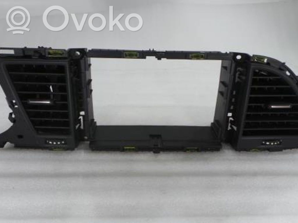 Seat Leon (5F) Dysze / Kratki środkowego nawiewu deski rozdzielczej 