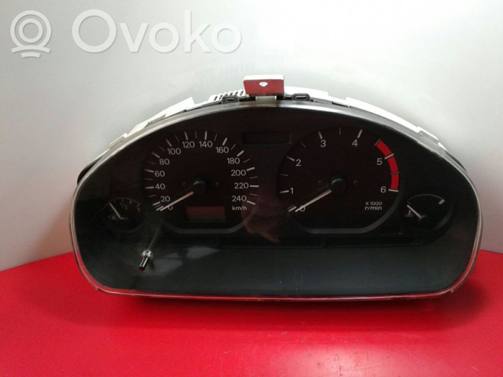 Mitsubishi Carisma Spidometrs (instrumentu panelī) 