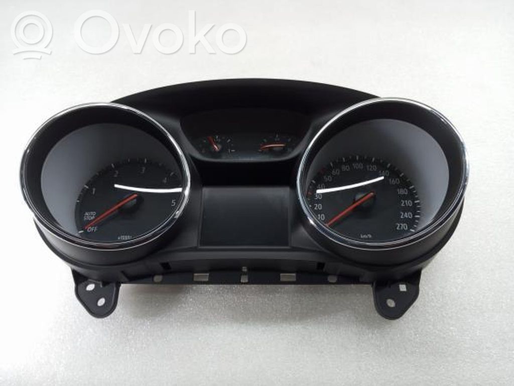 Opel Astra K Geschwindigkeitsmesser Cockpit 
