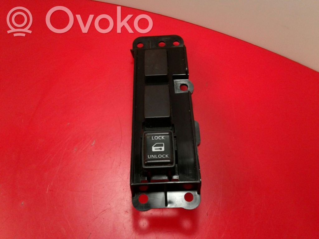Nissan Note (E11) Multifunkcinis valdymo jungtukas/ rankenėlė 