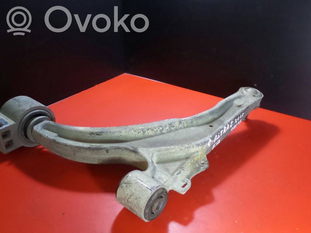 Opel Astra J Wahacz przedni 