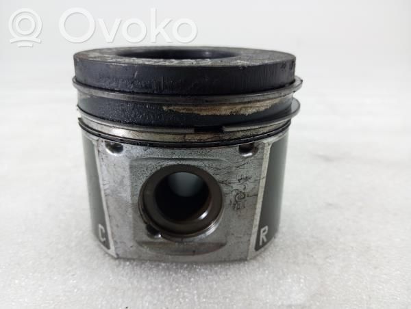 Piston   ECJEA