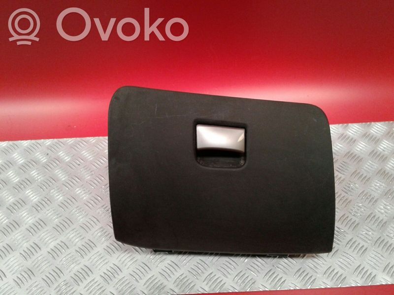 Handschuhfach   156080694