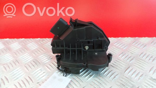 Ford Focus Priekšpusē slēdzene 