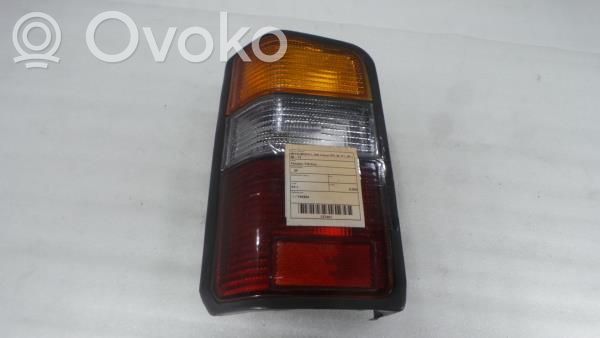Mitsubishi L300, Cosmos Lampă spate în capacul portbagajului 