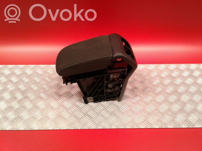 Volkswagen Golf VII Center console 