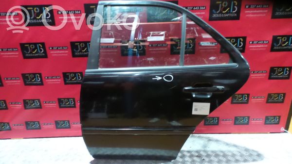 Mercedes-Benz C W202 Puerta trasera 